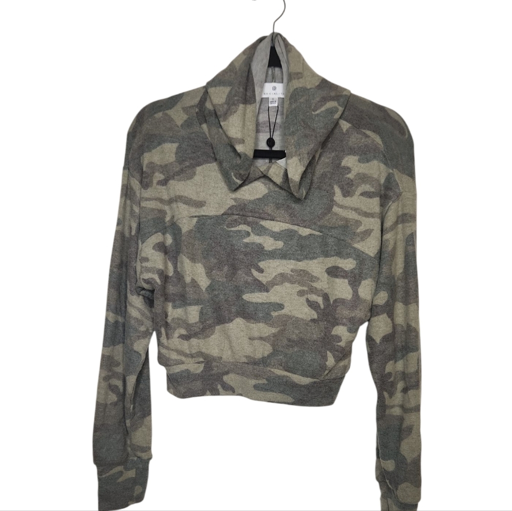 NWT Nordstrom Socialite Women's Olive Camo Hooded Pullover Top Size S